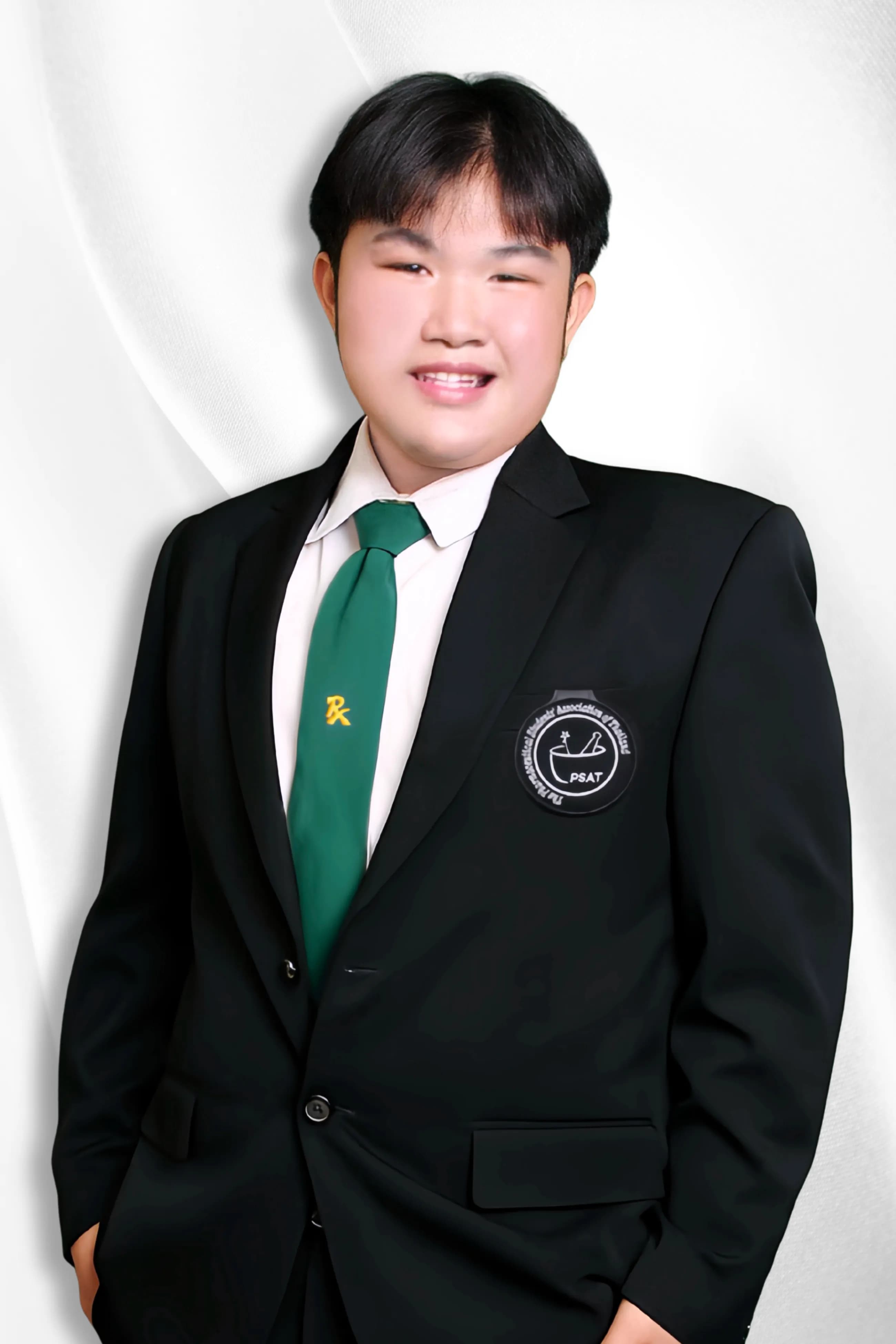 นศภ.จิรัฏฐ์ อินทร์จันทร์ (ท้องฟ้า)